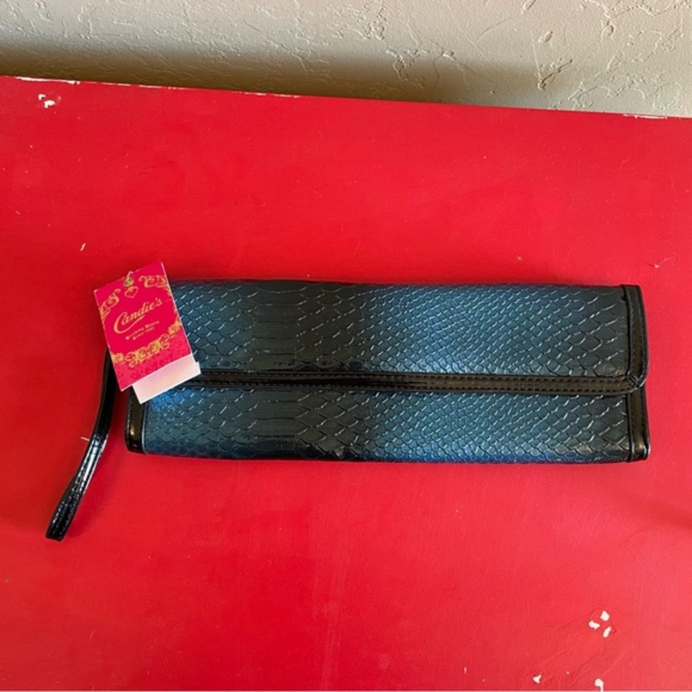 Vintage Candie’s Clutch Purse‎ Blue Black Faux Snake Skin New Removable Strap